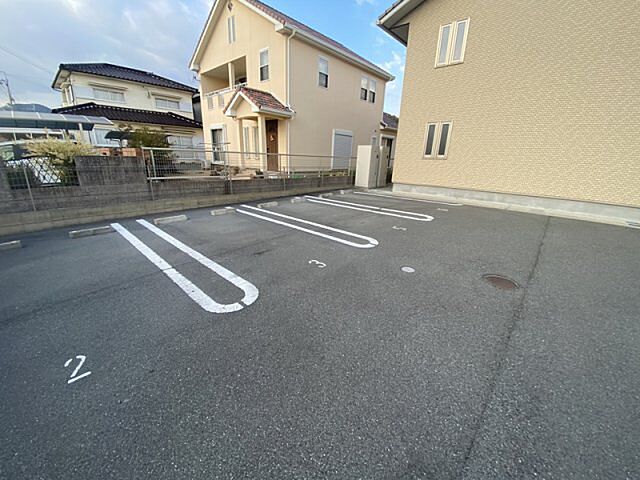 7 / 12
