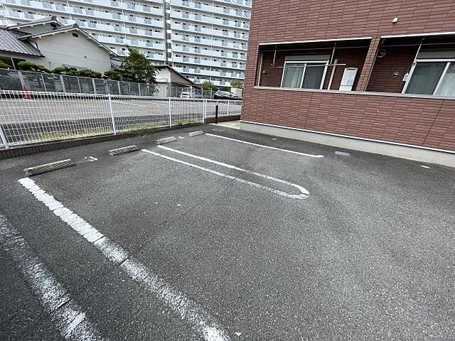 8 / 9