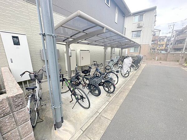 画像5:敷地内には入居者専用の駐輪スペースもあります。 