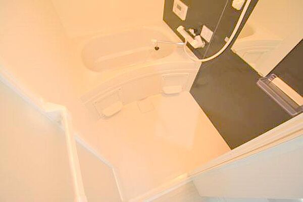 画像8:浴室乾燥付きのお風呂です。 