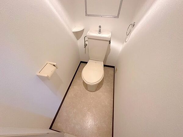 画像13:清潔感のあるトイレは、誰もがリラックスできる空間です。 