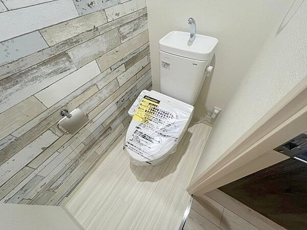 画像10:綺麗なトイレにはウォシュレット標準装備です。 