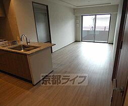 京都市営烏丸線 丸太町駅 徒歩11分の賃貸マンション 4階3LDKのリビング/ダイニング