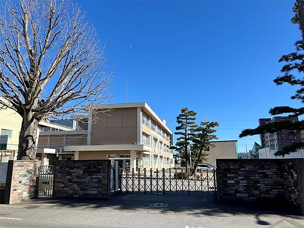 画像23:宇都宮市立今泉小学校（753m）