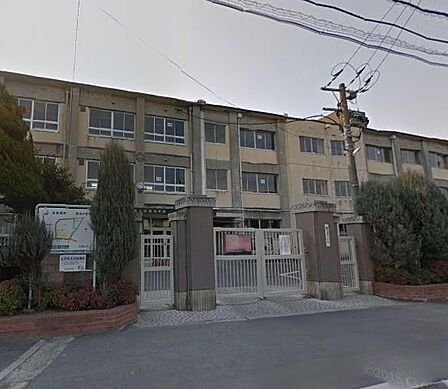 岡山市立鹿田小学校(357m)