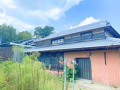 外観：東古都南方　平屋古民家。日当たり良好な広いお庭があります。