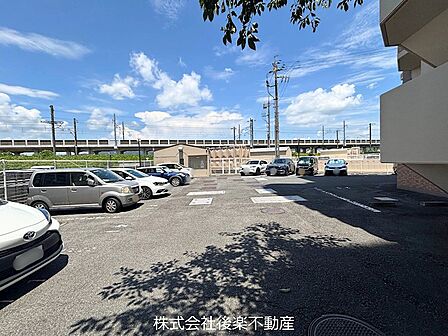 平面駐車場