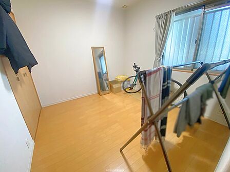 洋室2部屋。プライベート空間もしっかり確保できます