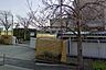 周辺：岡山市立芳泉中学校（966m）