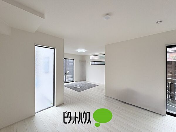 リビング/ダイニングを拡大表示