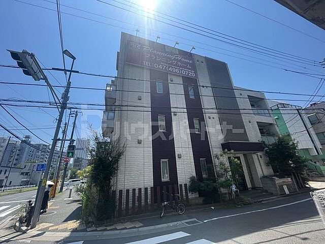 6 / 23