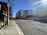 その他：前面道路はしっかりと幅があり、見通しも良好。車の出し入れや歩行者の通行も安心して行える環境です。閑静な住宅街に位置し、騒音の心配も少なく、落ち着いた住環境で快適な暮らしが叶います。