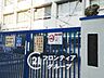 周辺：堺市立市小学校 徒歩3分。 220m