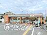 周辺：セブンイレブン初芝駅東店 徒歩9分。 670m