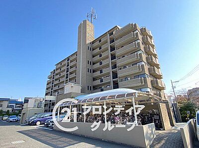 外観：オートロック付きマンションで防犯設備が整っております。