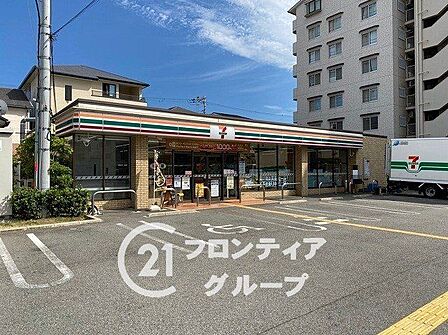 セブンイレブン堺柳之町東1丁店 徒歩1分。 80m