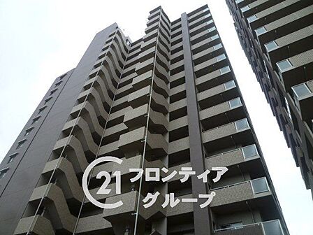 はじめてのマイホーム購入は、わからないことだらけで当然です。資金計画から物件選びまで、順を追ってスタッフが一緒に考えていきます