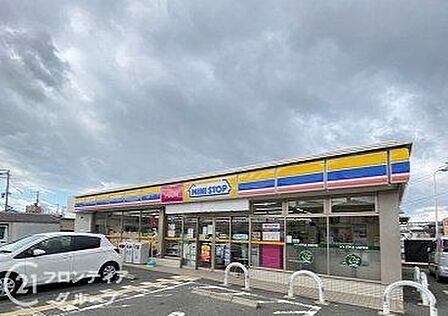 ミニストップ堺津久野町店 徒歩7分。 500m