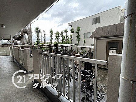 写真だけではわからない採光・広さ・周辺環境の実感は、実際に足を運んでみることが一番です。ご見学はいつでもご予約いただけます