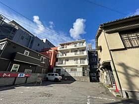 サンヨービル  ｜ 広島県広島市西区横川新町10番24号（賃貸マンション1LDK・4階・49.10㎡） その1