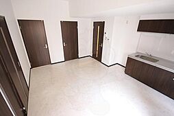 栗田ビル 102 1階2LDKのリビング/ダイニング