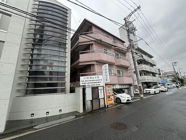 4 / 9