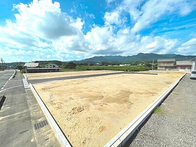 外観：全8区画の宅地分譲　建築条件ありません