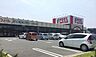 周辺：フィールハミング新津店近隣にスーパーがあると嬉しいですよね♪ 590m