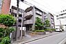 その他：角部屋　二面以上から陽光がふりそそぎ、明るい角住戸。開口部が多いため風も吹抜けます。さらに隣接する住戸は片側のみのため、プライバシー性にも優れます。