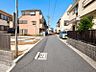 外観：住宅地に位置する本邸宅は車通りもなくお子様にも安心です。是非、この開放感を味わってみてください。 