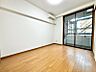 室内：使い方に柔軟性があり、個室としても趣味の部屋としても利用可能です。
