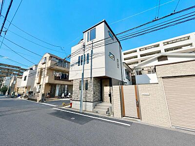 外観:毎日の暮らしに寄り添う、優しい雰囲気の外観が魅力です。 外観:毎日の暮らしに寄り添う、優しい雰囲気の外観が魅力です。