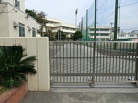 横浜市立鶴見中学校　150ｍ