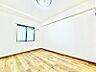 室内：家具の置きやすい出っ張りのないお部屋。
