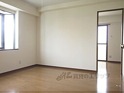 JR東海道・山陽本線 南彦根駅 徒歩3分の賃貸マンション 4階2LDKのリビング/ダイニング