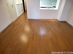 東京メトロ銀座線 表参道駅 徒歩4分の賃貸マンション 2階3LDKのリビング/ダイニング