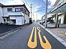 外観：前面道路含む現地写真