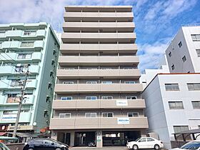 カローラ宮田 201 号室 ｜ 愛媛県松山市宮田町（賃貸マンション1LDK・2階・75.00㎡） その1