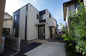 レジデンスカメリア B 号室 ｜ 愛媛県松山市土居田町（賃貸一戸建3LDK・1階・83.63㎡） その1