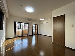 ロイヤル・スイート衣山 101 号室 1階1LDKのリビング/ダイニング