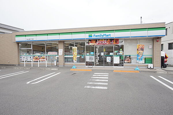 画像24:ファミリーマート 松山小栗六丁目店