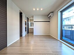 リコリス中一万 201 号室 2階ワンルームのリビング/ダイニング