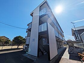 レオパレス和泉南 201 号室 ｜ 愛媛県松山市和泉南4丁目（賃貸マンション1K・2階・19.87㎡） その1