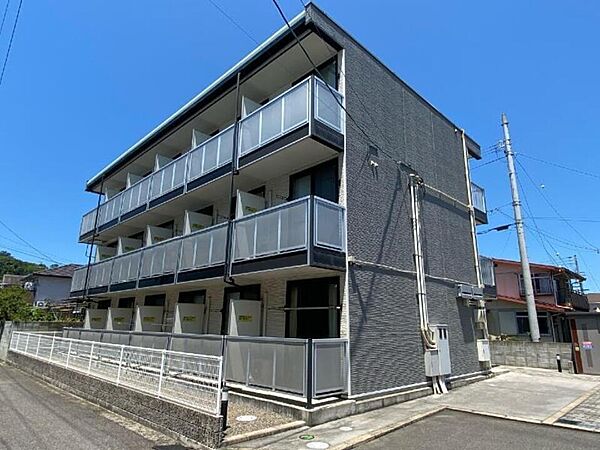 レオパレス辻町2 305 号室｜愛媛県松山市辻町(賃貸マンション1K・3階・19.87㎡)の写真 その1