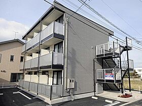 レオパレス辻町 302 号室 ｜ 愛媛県松山市辻町（賃貸マンション1K・3階・19.87㎡） その1