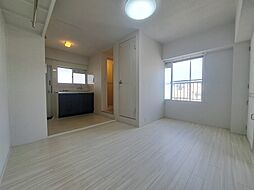 オックスフォードサーカス春日町本館 607 号室 6階1Kのリビング/ダイニング