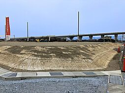 駅徒歩3分子育て環境も整う60坪の建築条件付き土地