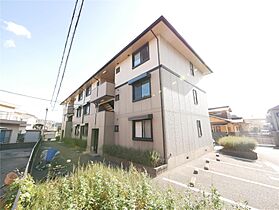 福岡県北九州市小倉南区南方2丁目（賃貸アパート2LDK・1階・52.30㎡） その1