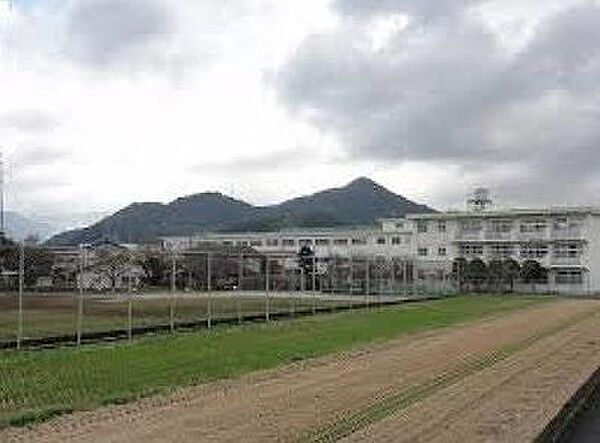 画像16:菅生中学校(2、180m)