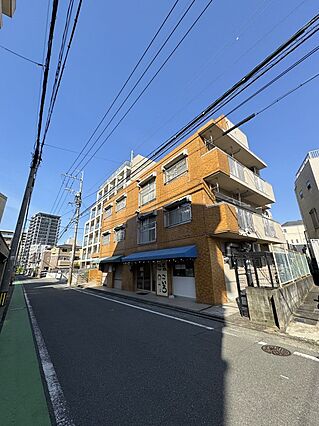 外観と前面道路